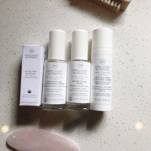 Intelligent Nutrients Dry Skin Pack.